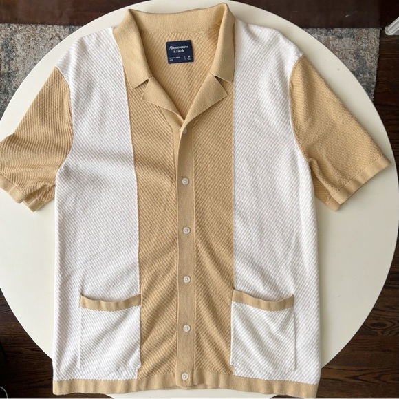 Abercrombie & Fitch Mens Short Sleeve Textured Knit Button Down Shirt Medium - Picture 2 of 7